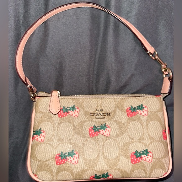 Coach Nolita 19 Strawberry🍓 rare/authentic - Picture 3 of 4